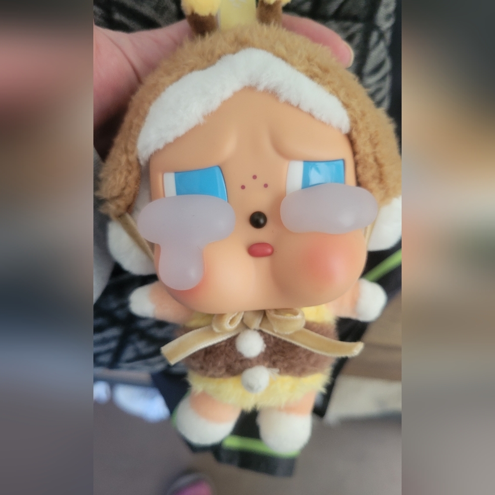 Pop Mart | Crybaby Crying Again Series Plush - I'll Bring You A Flower-Bee